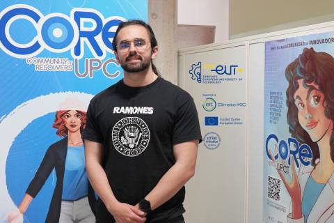 Miguel Linares en el espacio de emprendimiento de la UPCT.